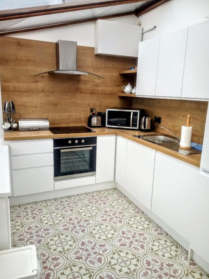 Hookless Holiday Homes 페다드 온 씨 외부 사진