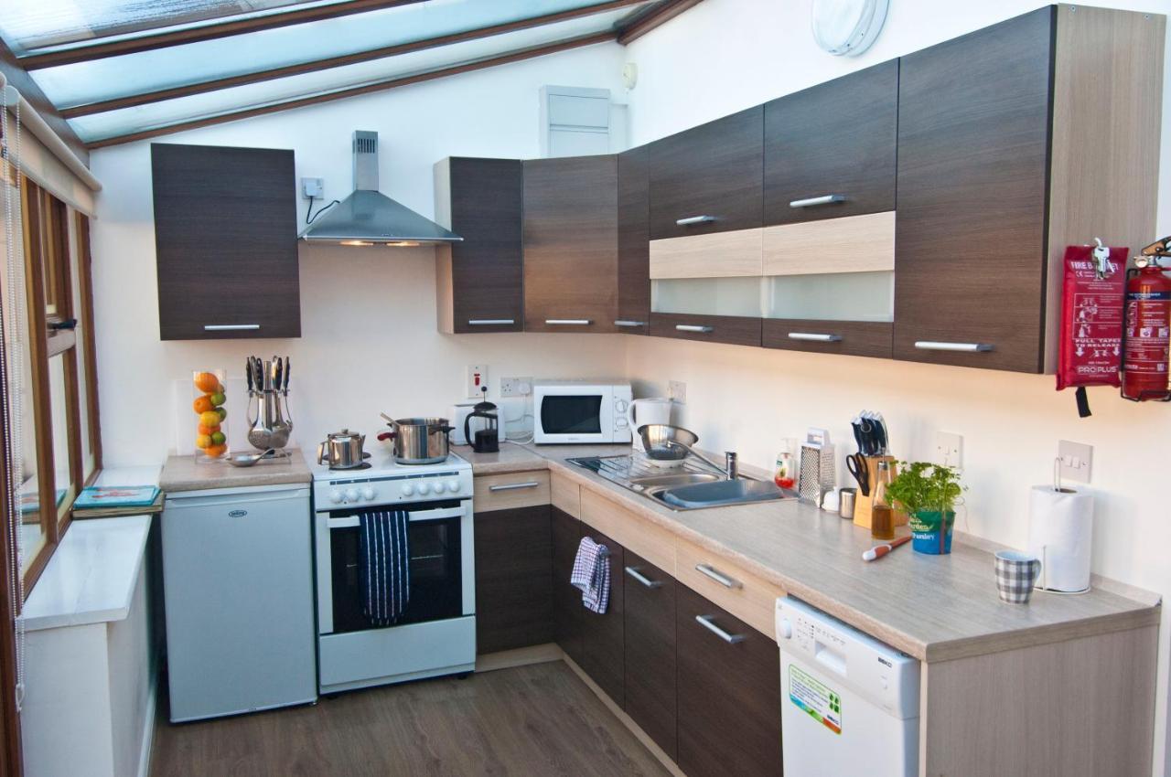 Hookless Holiday Homes 페다드 온 씨 외부 사진