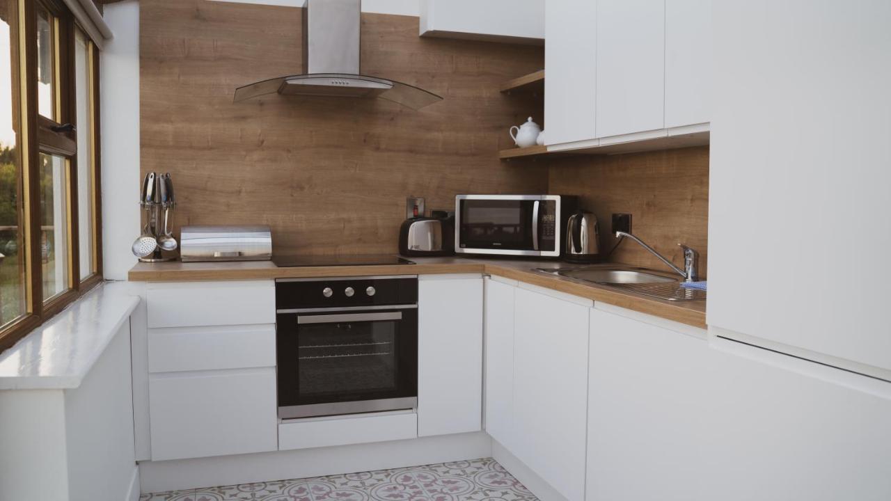 Hookless Holiday Homes 페다드 온 씨 외부 사진