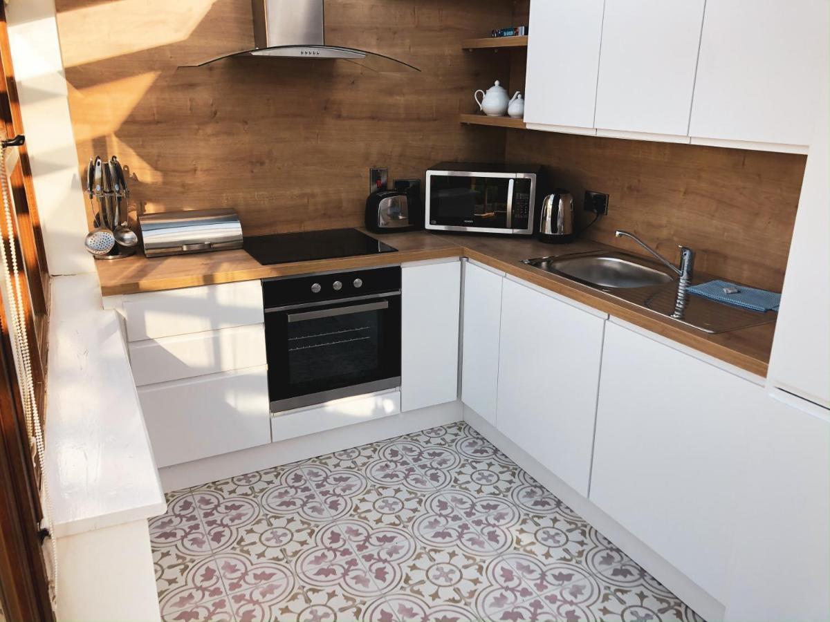 Hookless Holiday Homes 페다드 온 씨 외부 사진